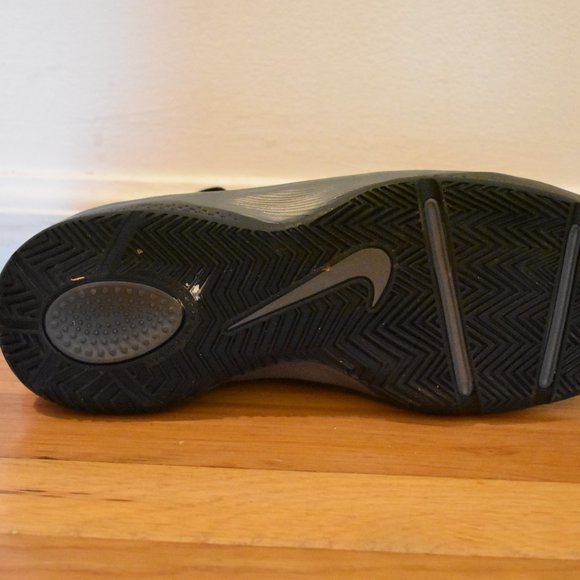 Nike Kids Size 7 Hyperfuse 2013 Basketball shoes - Picture 6 of 7